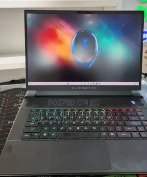 New Laptop Alienware M16 r1 16GB AMD Ryzen 9 SSD 1T