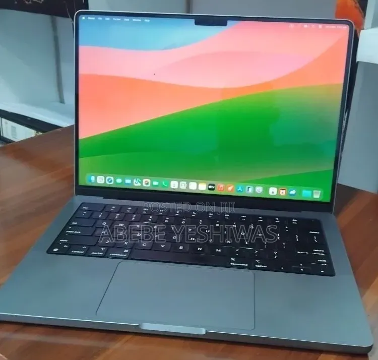 New Laptop Apple MacBook Pro 2021 M1 32GB Apple M1 Pro SSD 512GB