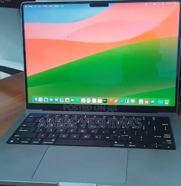 New Laptop Apple MacBook Pro 2021 M1 32GB Apple M1 Pro SSD 512GB