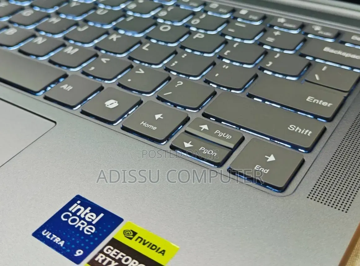 New Laptop Lenovo Legion Pro 7 32GB Intel Core Ultra 7 SSD 512GB