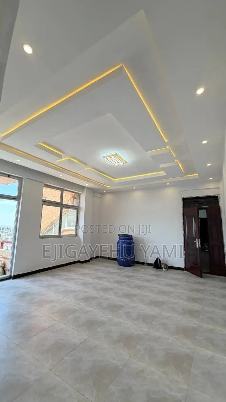 Furnished 3bdrm Condo in ኮንዶሚንየም, Bole for sale