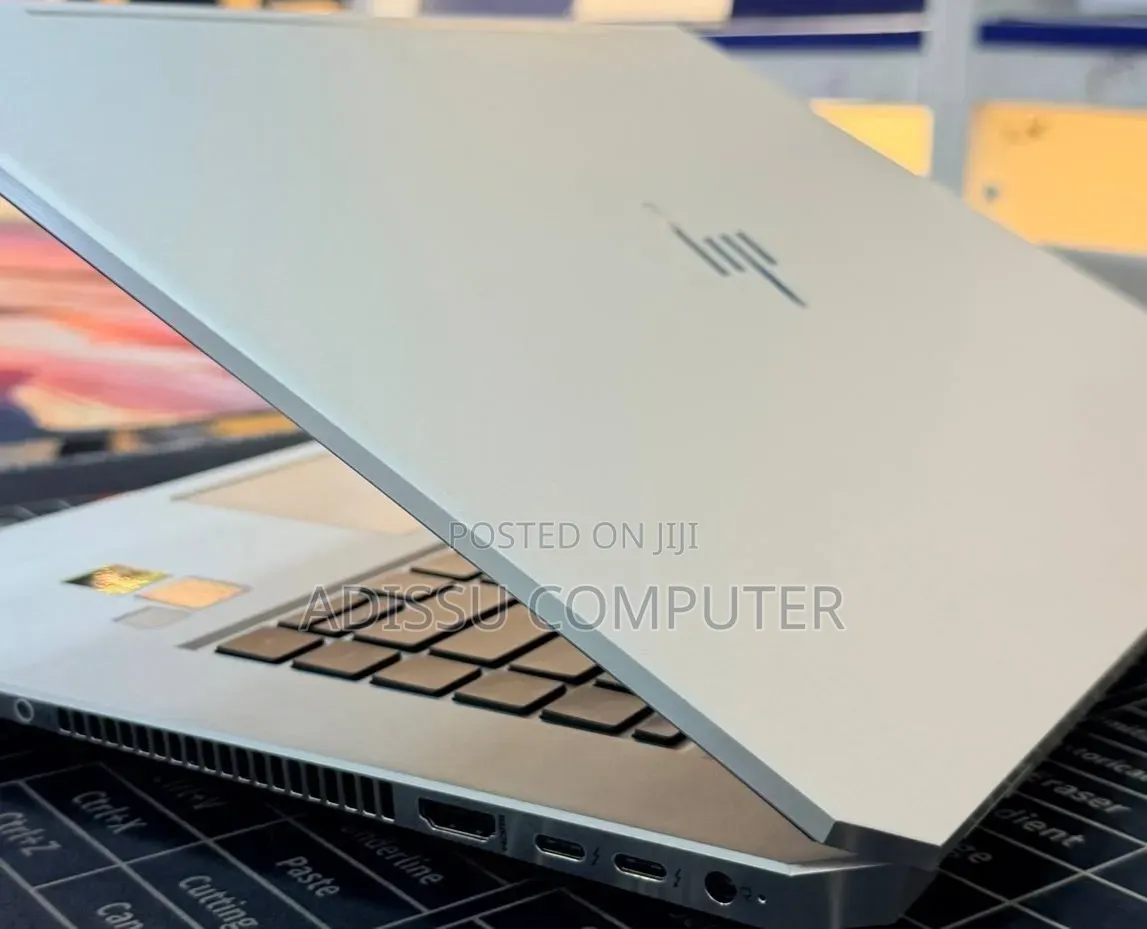 New Laptop HP EliteBook 1050 G1 16GB Intel Core i7 SSD 512GB