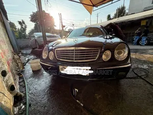 Mercedes-Benz E200 2003 Black