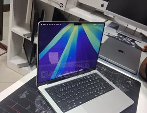 New Laptop Apple MacBook Pro 2024 M4 16GB Apple M4 Pro SSD 512GB