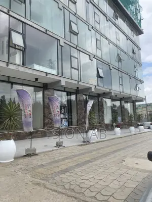Shopping Mall Yemishet Suk