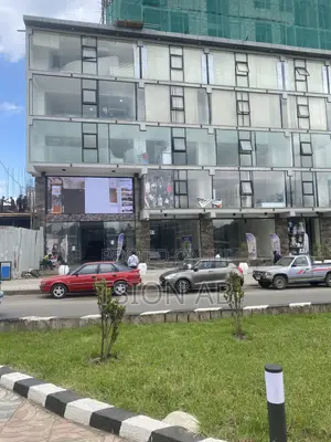 Shopping Mall Yemishet Suk