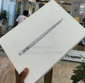 New Laptop Apple MacBook Air 2022 M2 8GB Apple M1 SSD 256GB