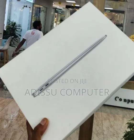 New Laptop Apple MacBook Air 2022 M2 8GB Apple M1 SSD 256GB