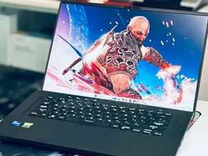 New Laptop Asus ROG Zephyrus G15 24GB Intel Core i7 SSD 512GB