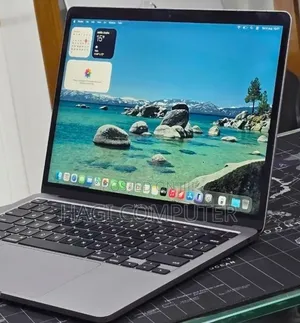 New Laptop Apple MacBook Pro 2022 M2 16GB Apple M2 SSD 256GB
