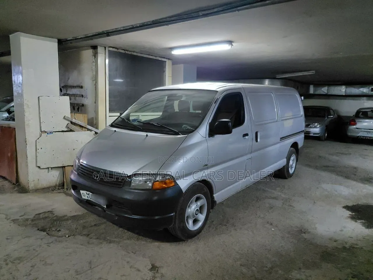 Toyota HiAce 2005