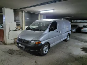 Toyota HiAce 2005