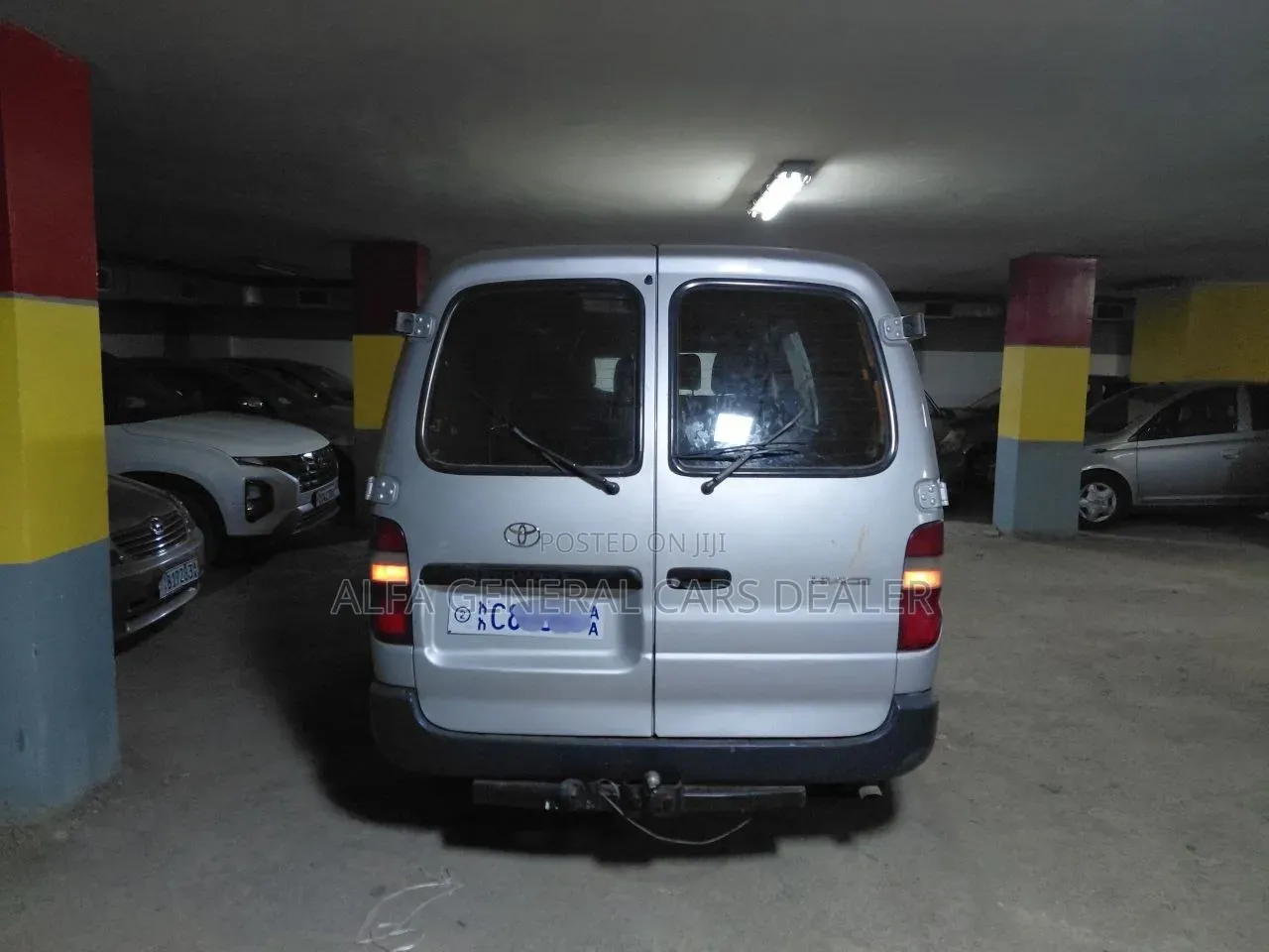 Toyota HiAce 2005