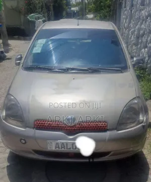 Toyota Vitz 2001 Gray