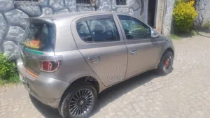 Toyota Vitz 2001 Gray