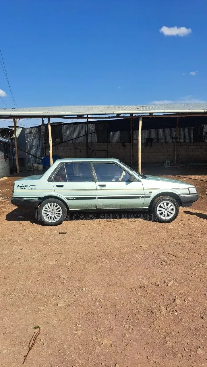 Toyota Corolla 1.3 1984 Blue