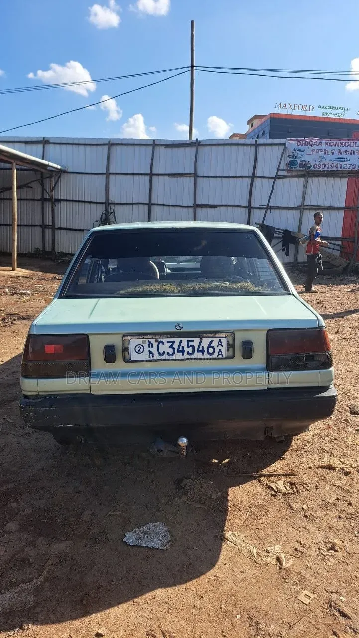 Toyota Corolla 1.3 1984 Blue