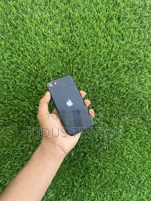 Apple iPhone SE (2022) 64 GB Blue
