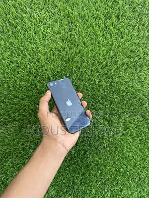 Apple iPhone SE (2022) 64 GB Blue