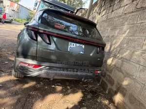 Hyundai Tucson 2022 Silver