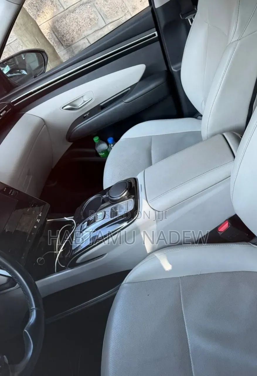 Hyundai Tucson 2022 Silver