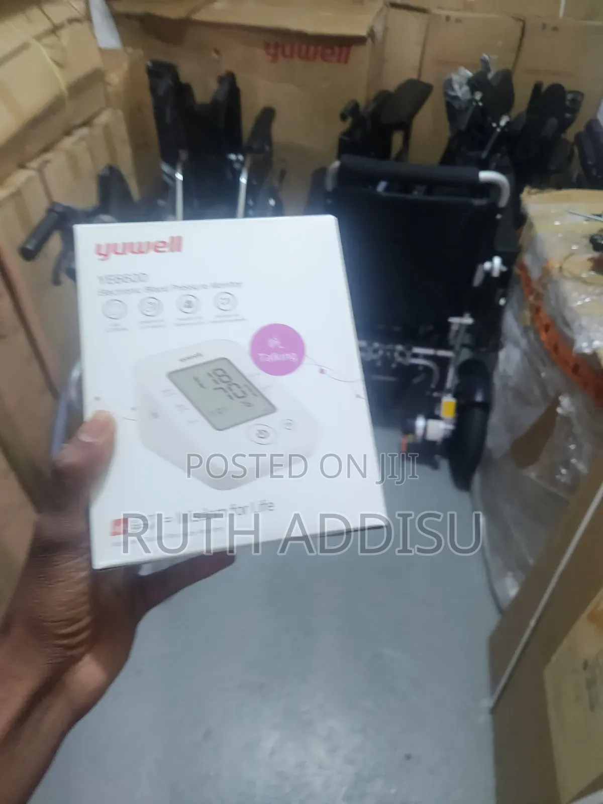 Yuwel Digital Blood Pressuer Monitor丸及brand New Digital Bp Monitor