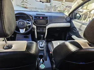 Toyota Rush 2022 Silver