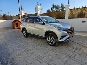 Toyota Rush 2022 Silver