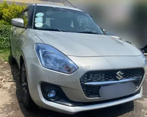 Suzuki Swift 2022 White