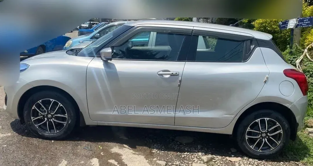 Suzuki Swift 2022 White