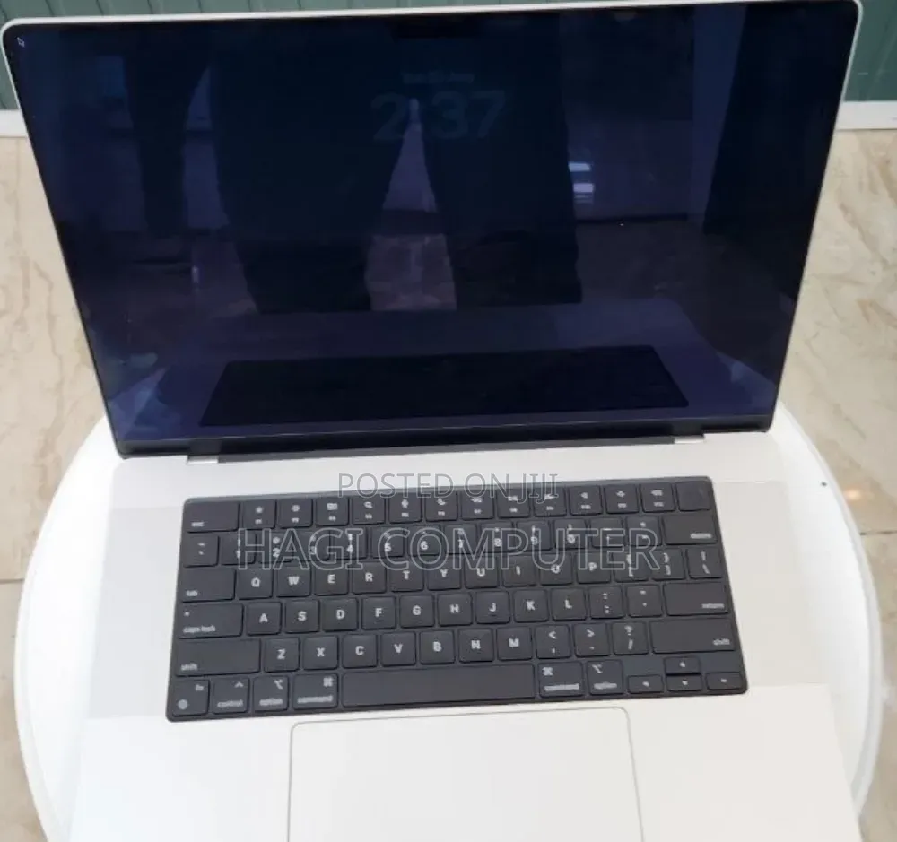 New Laptop Apple MacBook Pro 2021 M1 16GB Apple M1 Pro SSD 1T