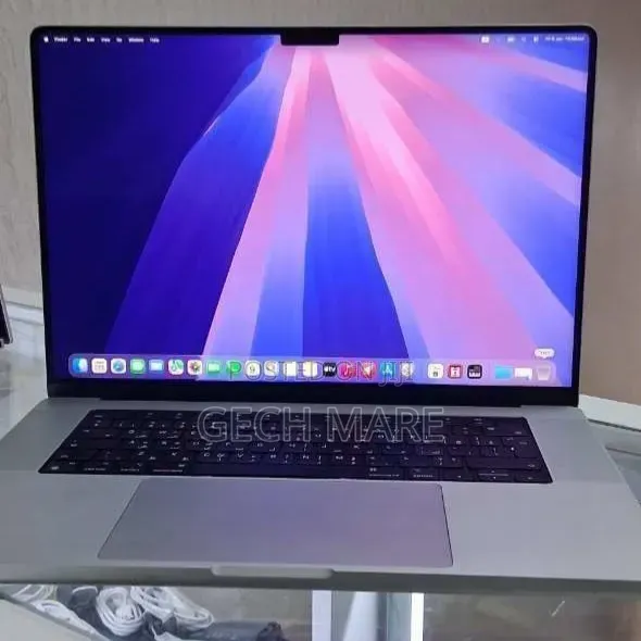 New Laptop Apple MacBook Pro 2021 M1 32GB Apple M1 Pro SSD 512GB