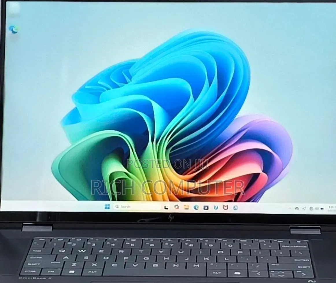 New Laptop HP OmniBook 5 Flip 16GB Intel Core Ultra 7 SSD 1T