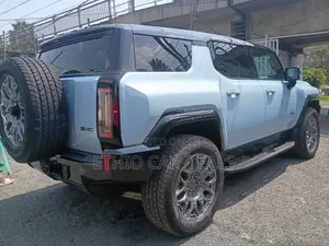 GMC HUMMER EV SUV 2025 Blue