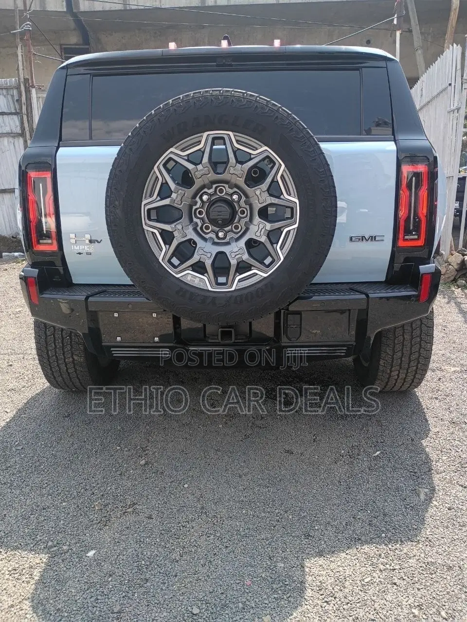 GMC HUMMER EV SUV 2025 Blue
