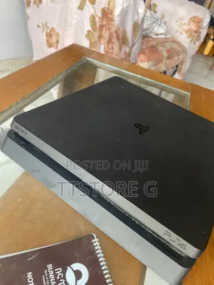 PlayStation 4 Slim