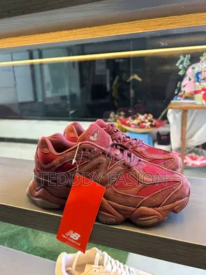 New Balance 9060(Burgundy)