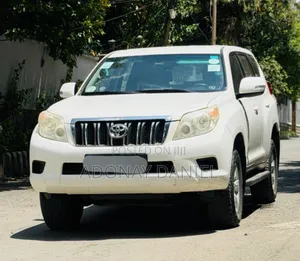 Toyota Land Cruiser 4.6 V8 GX 2012 White