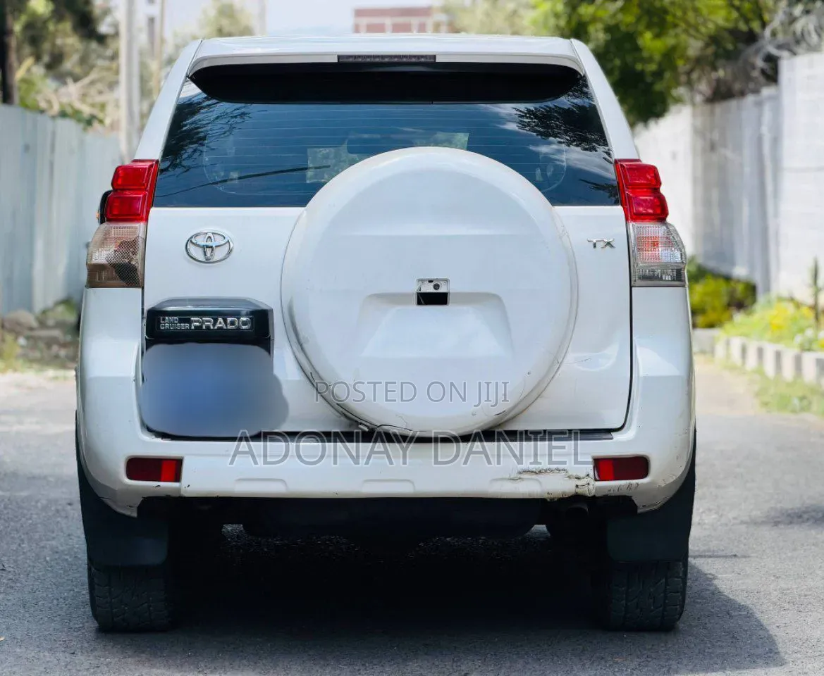 Toyota Land Cruiser 4.6 V8 GX 2012 White