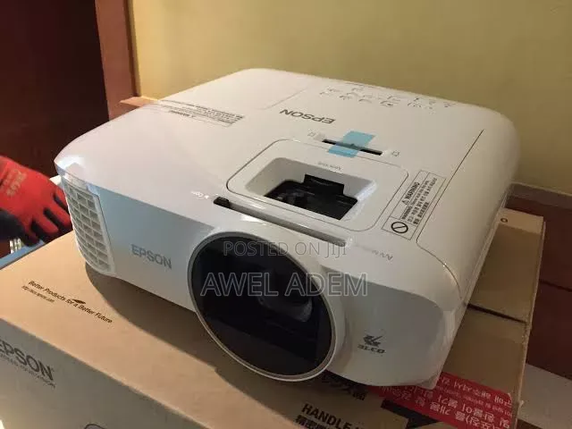 Epson EH-TW5700 ,Full HD ,Up to 11 Years Lamp Life,Latest Projector
