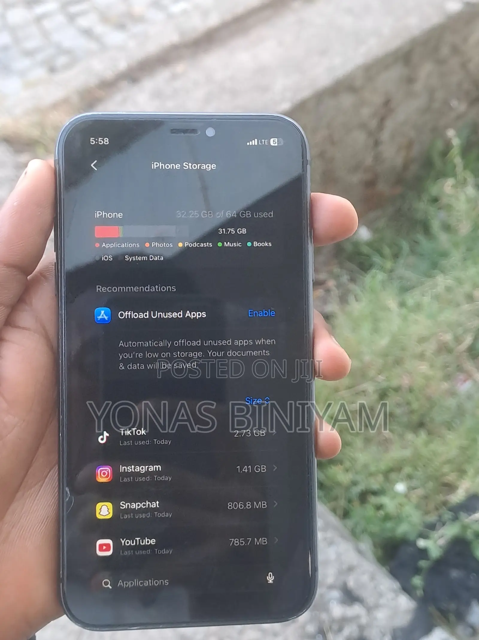 Apple iPhone 11 64 GB Black