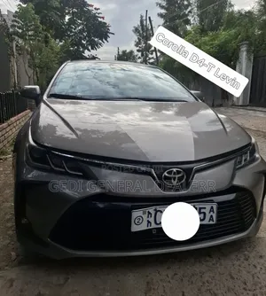Toyota Levin 2022 Gold