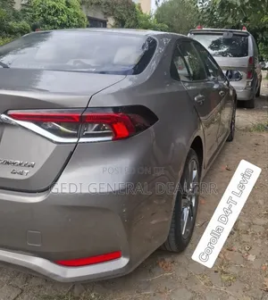 Toyota Levin 2022 Gold