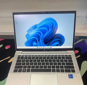 New Laptop HP EliteBook 830 G8 16GB Intel Core i7 SSD 512GB