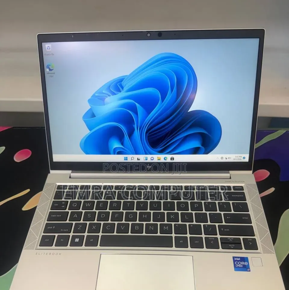 New Laptop HP EliteBook 830 G8 16GB Intel Core i7 SSD 512GB