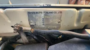 Toyota Hilux 2008 Gold