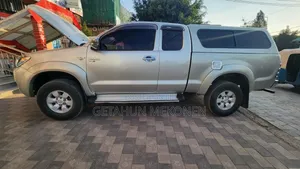Toyota Hilux 2008 Gold