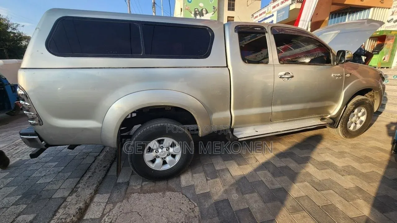 Toyota Hilux 2008 Gold