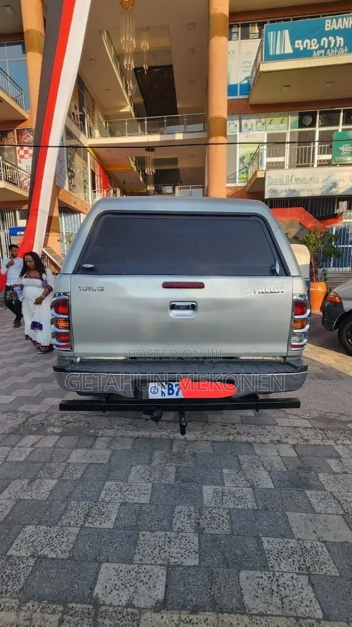 Toyota Hilux 2008 Gold