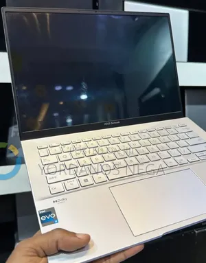 New Laptop Asus Zenbook 14 16GB Intel Core i9 SSD 512GB